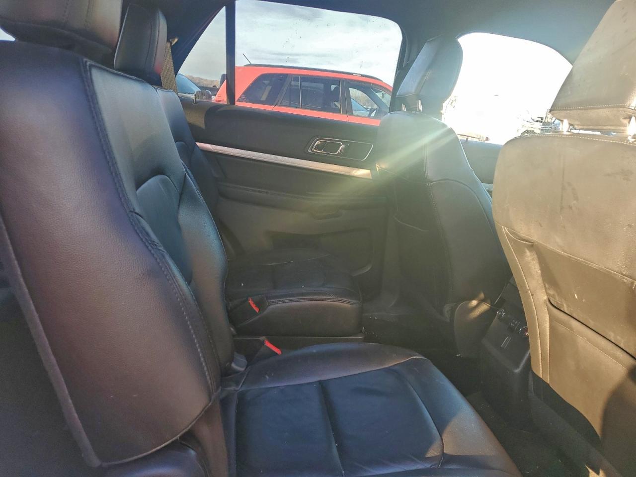 2018 FORD EXPLORER XLT photo 11