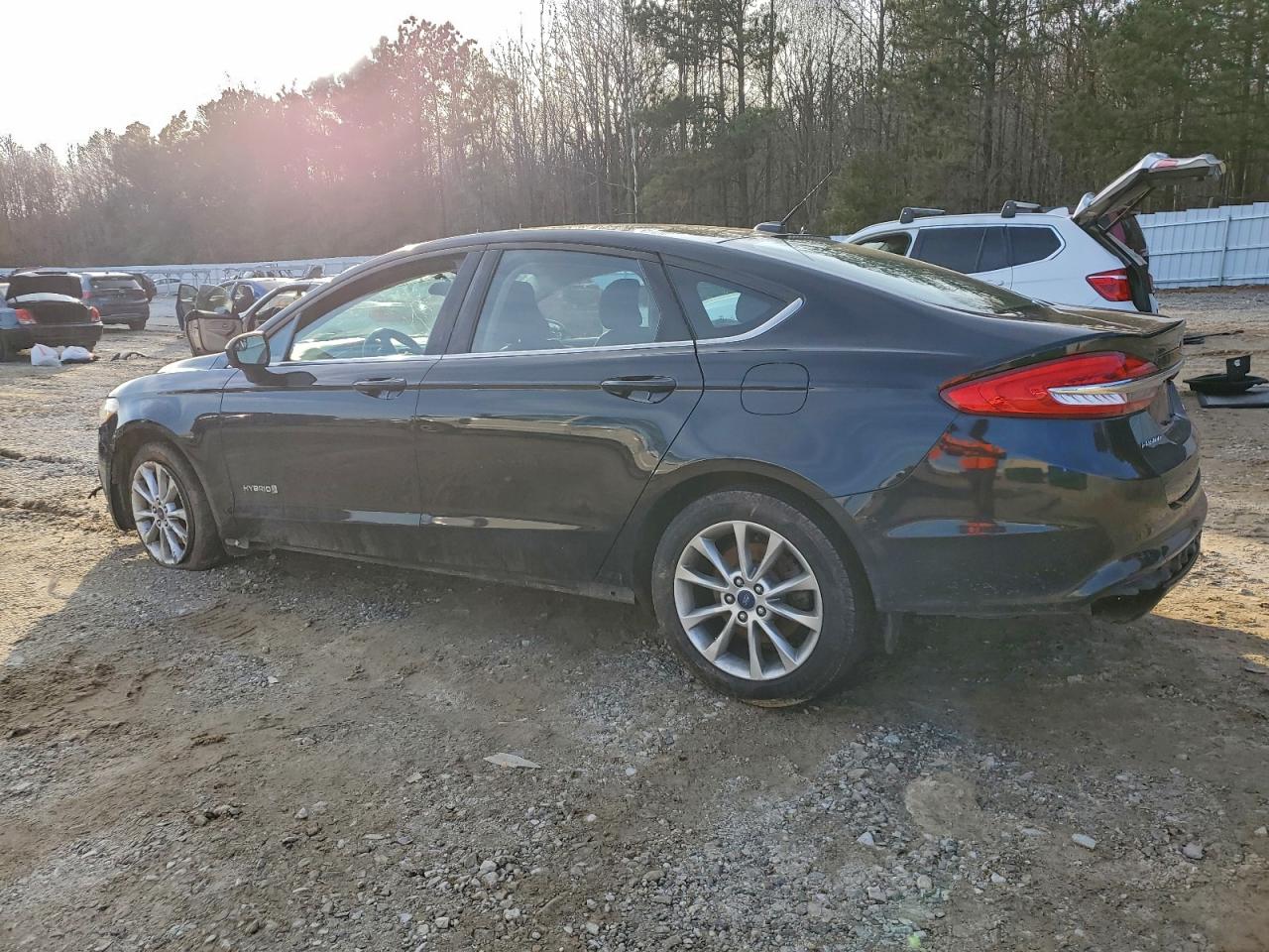 2017 FORD FUSION SE HYBRID photo 2