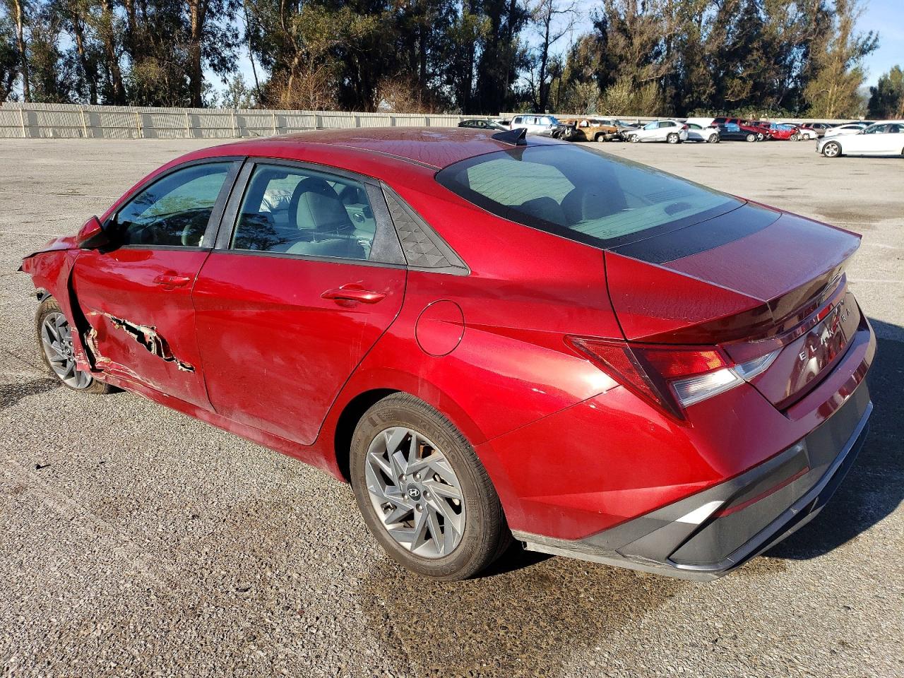 2024 HYUNDAI ELANTRA SEL photo 2