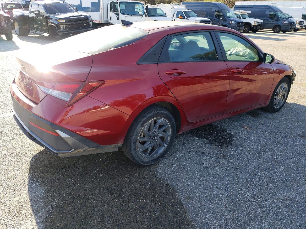 2024 HYUNDAI ELANTRA SEL photo 3
