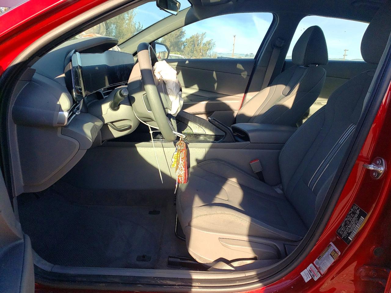 2024 HYUNDAI ELANTRA SEL photo 7