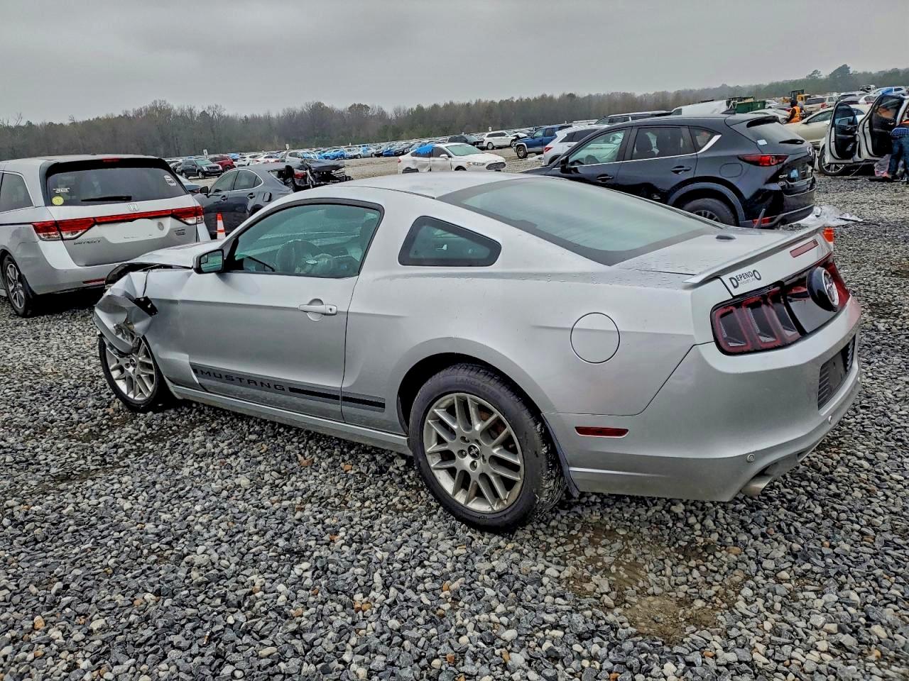 2014 FORD MUSTANG photo 2