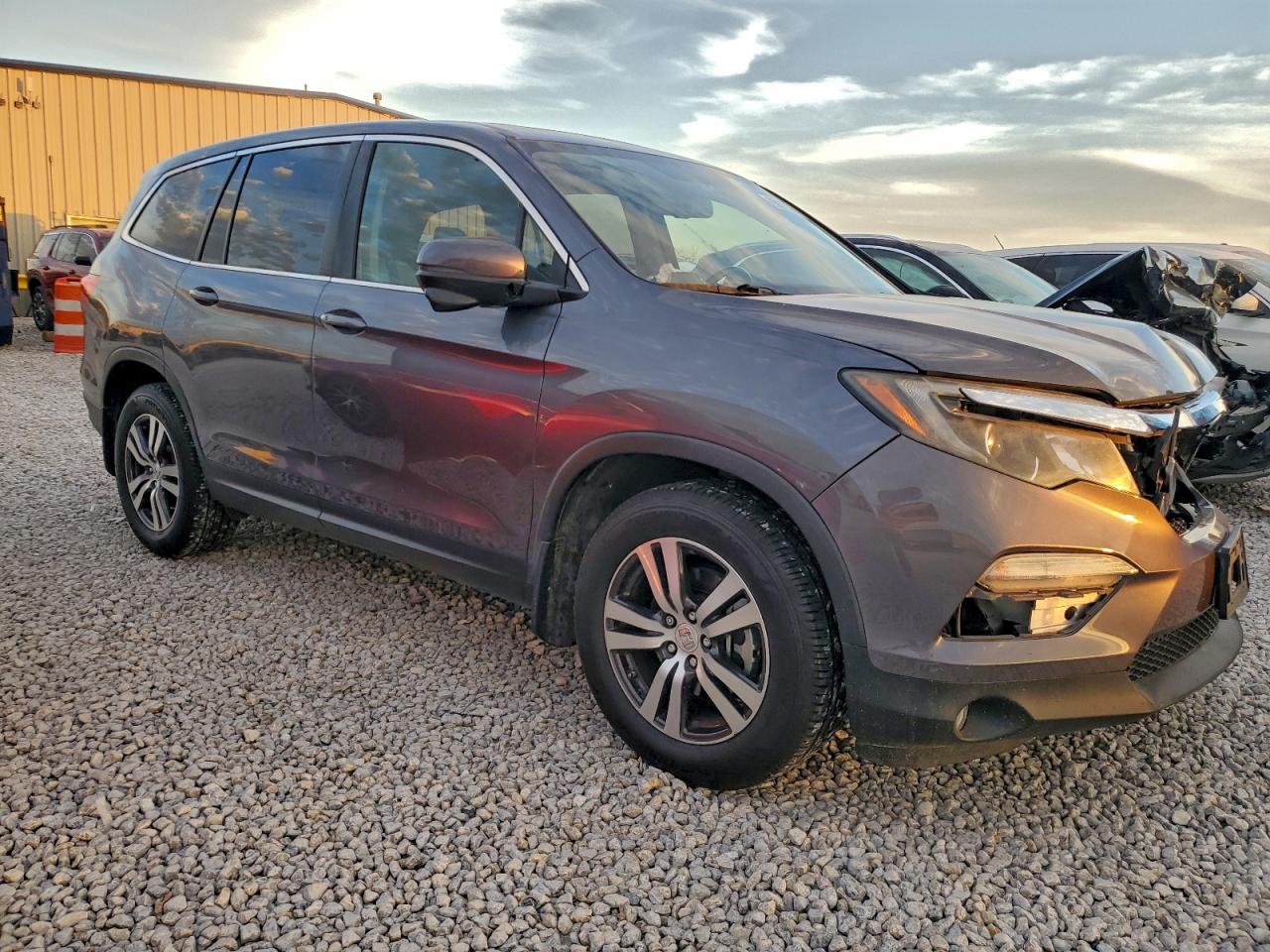 2016 HONDA PILOT EXL photo 4
