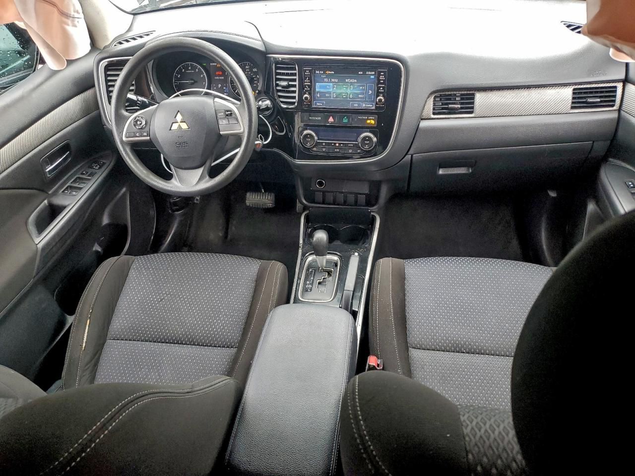 2018 MITSUBISHI OUTLANDER SE photo 8