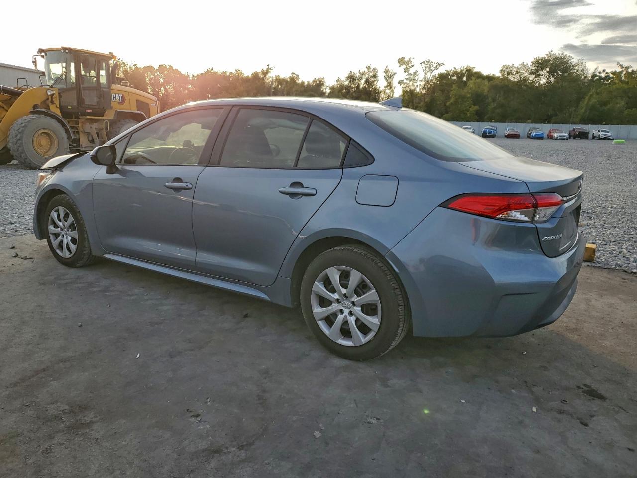 2020 TOYOTA COROLLA LE photo 3