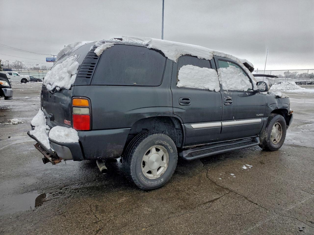 2004 GMC YUKON photo 5