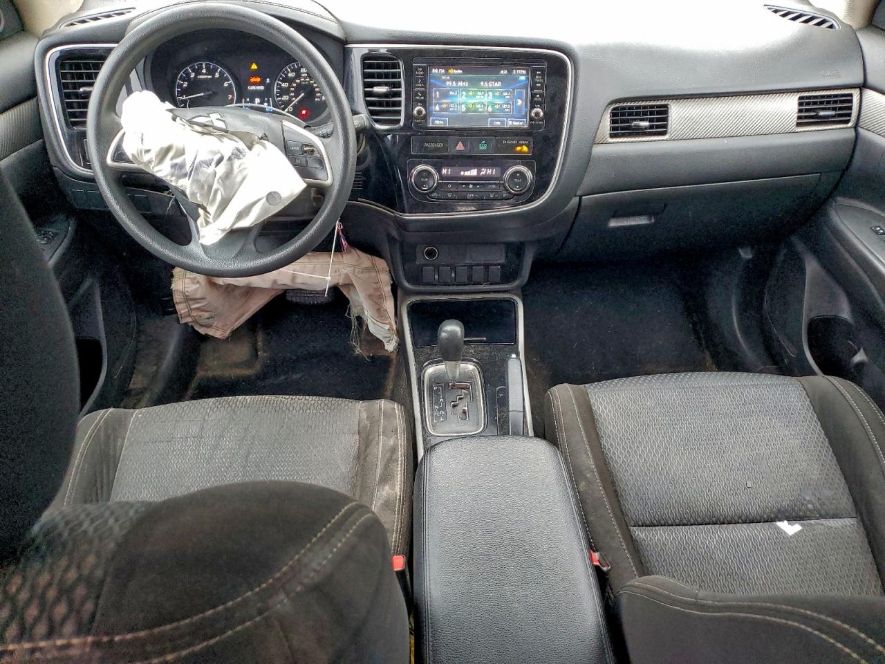 2018 MITSUBISHI OUTLANDER ES photo 8