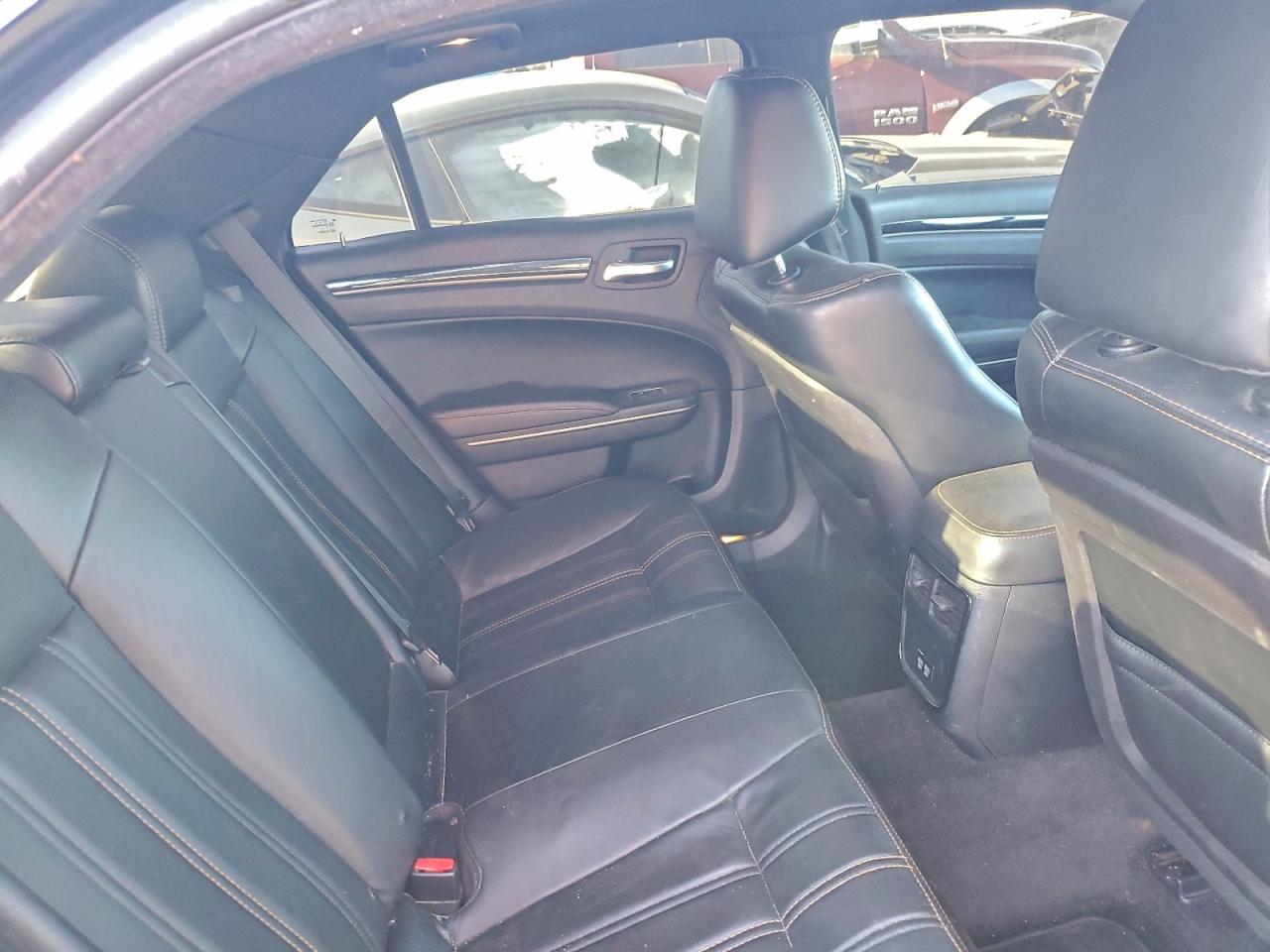 2016 CHRYSLER 300 S photo 10