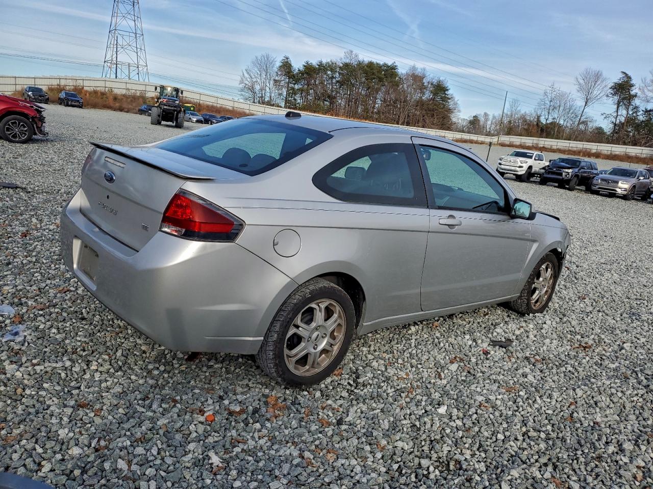 2009 FORD FOCUS SE photo 3