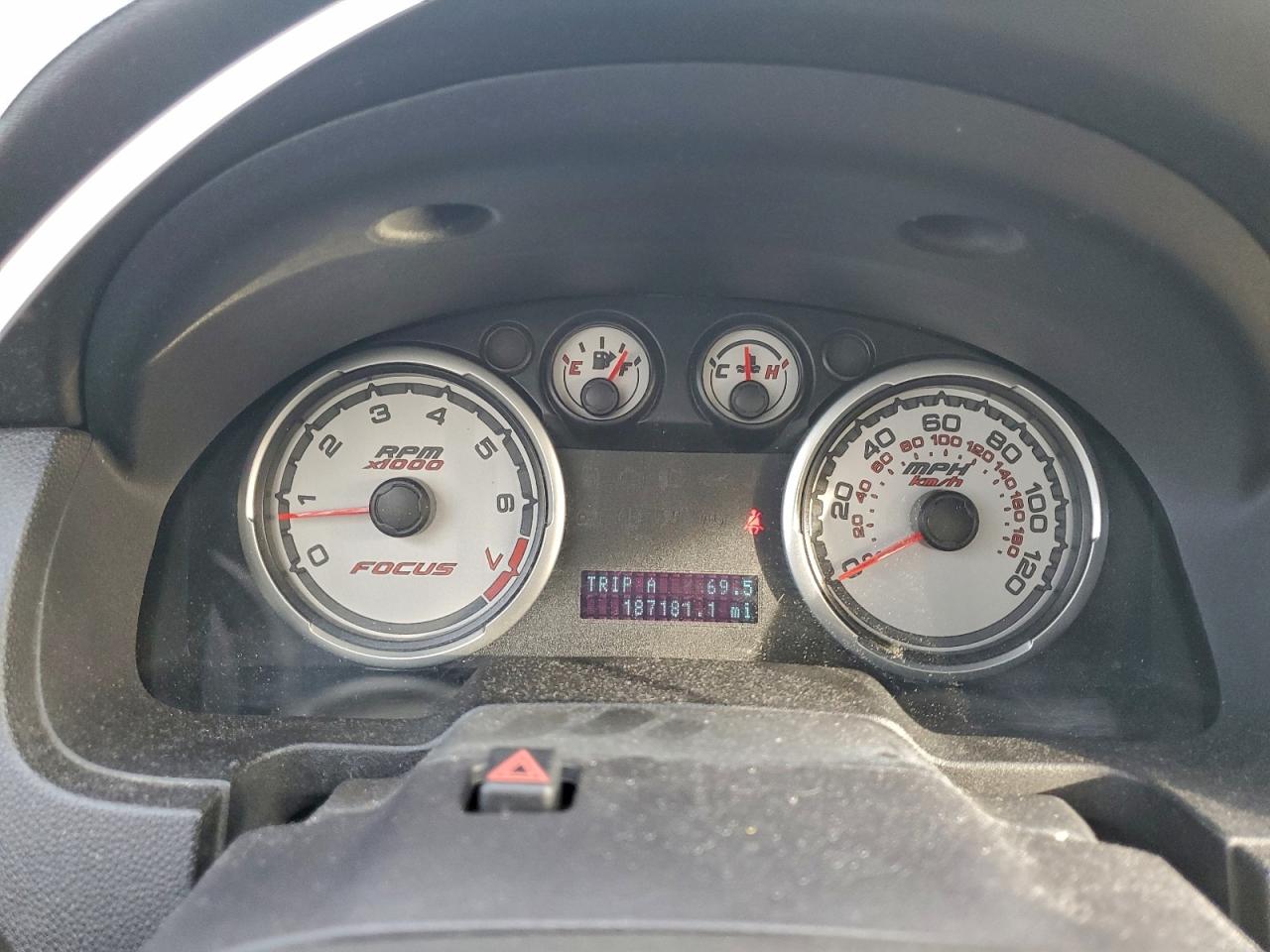 2009 FORD FOCUS SE photo 9