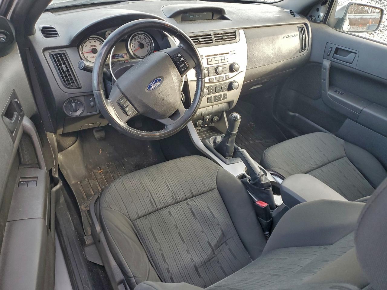 2009 FORD FOCUS SE photo 8