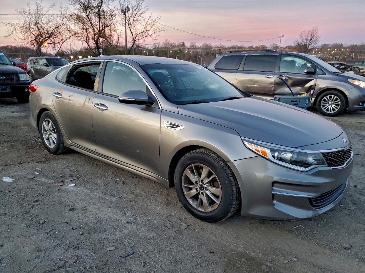 2016 KIA OPTIMA LX photo 10