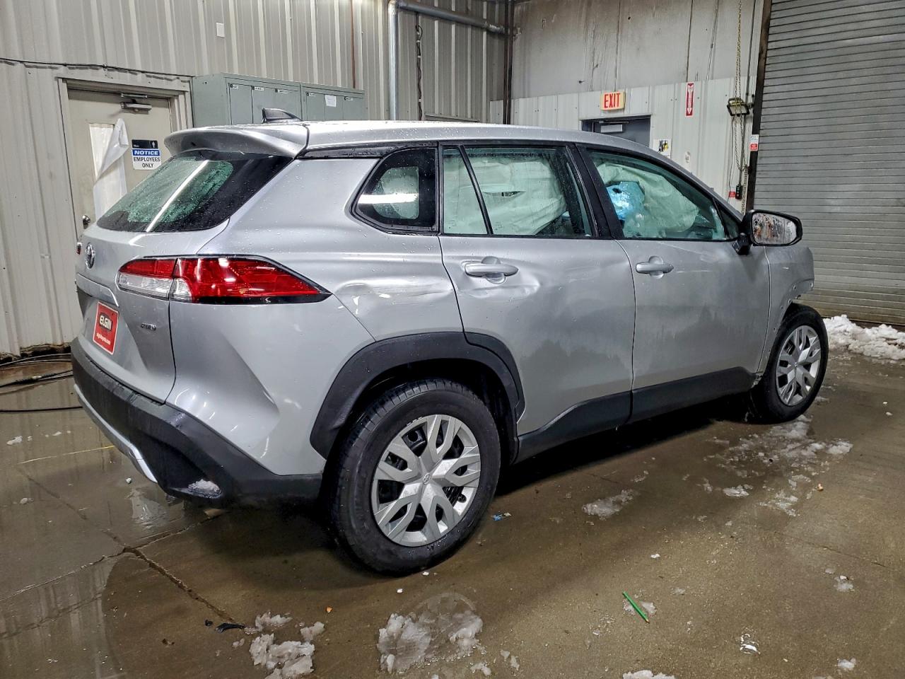 2023 TOYOTA COROLLA CROSS L photo 3