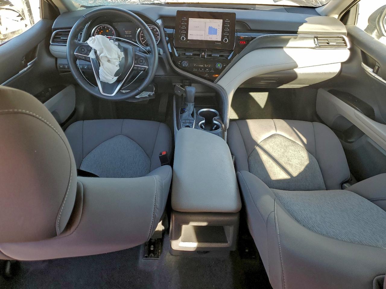 2023 TOYOTA CAMRY LE photo 8