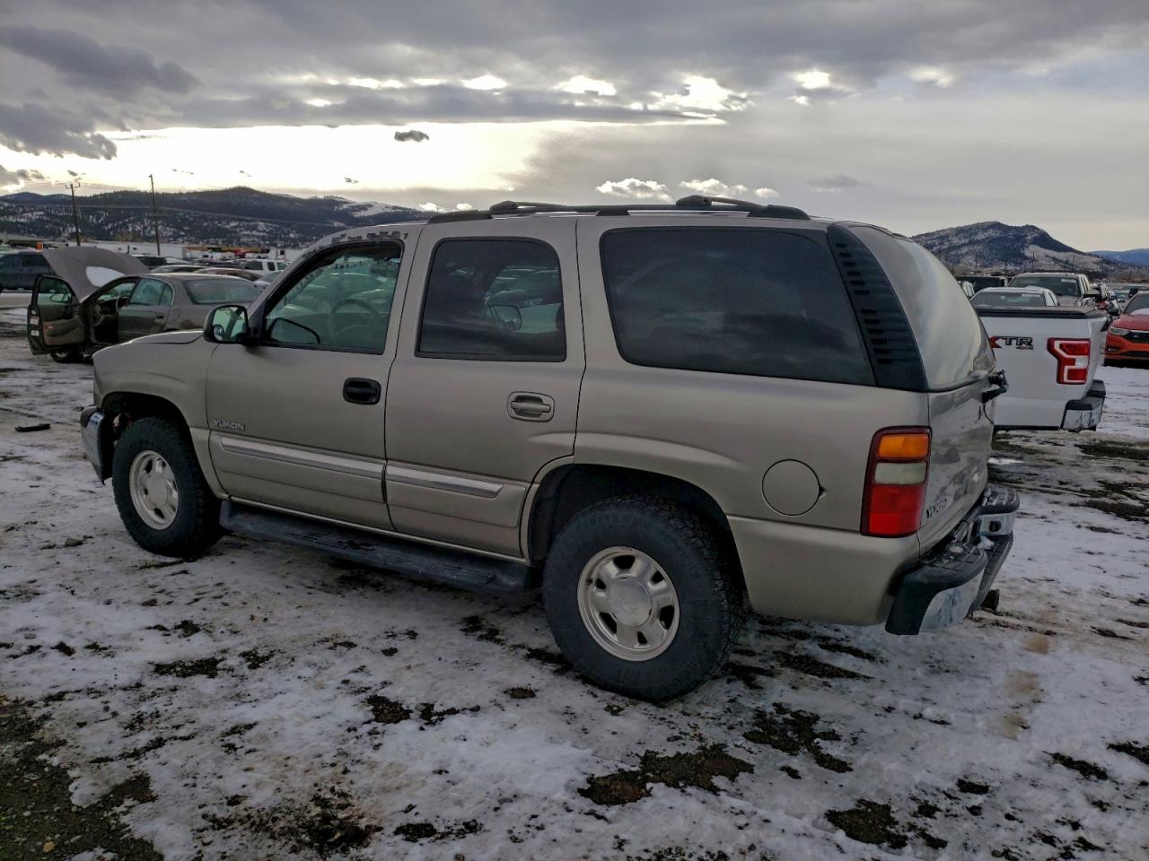 2003 GMC YUKON photo 4