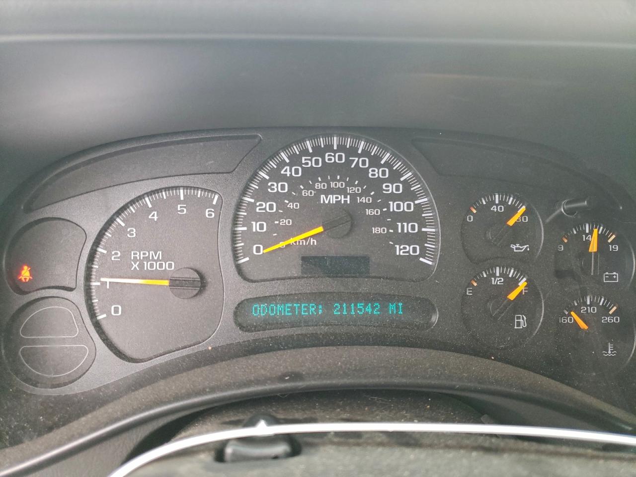2003 GMC YUKON photo 25