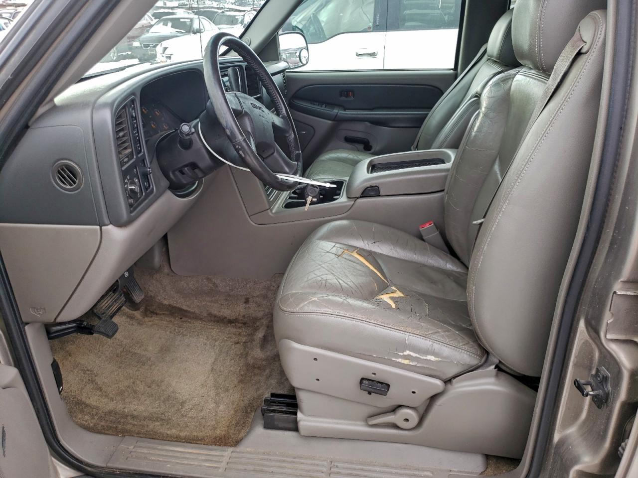 2003 GMC YUKON photo 19