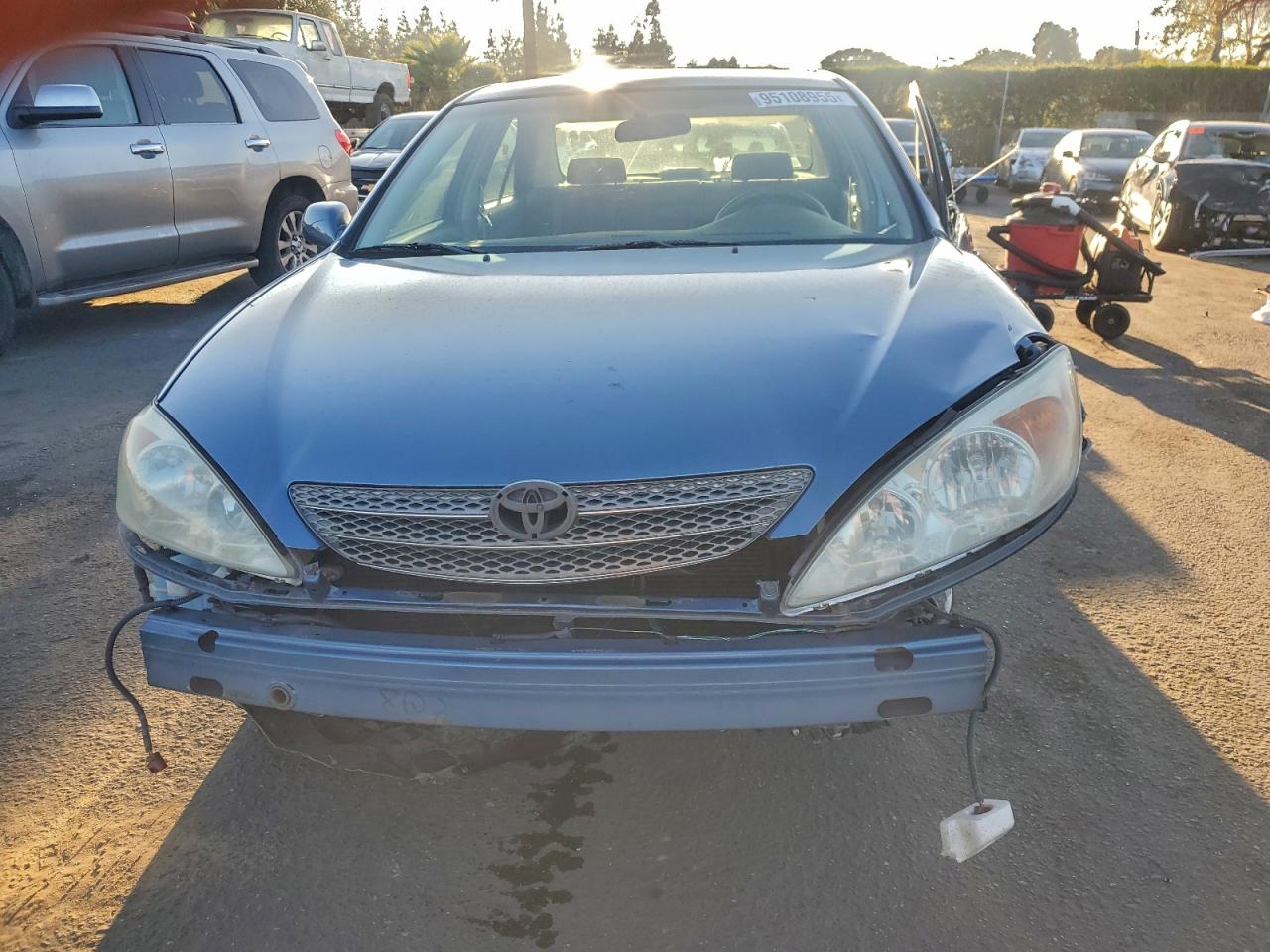 2002 TOYOTA CAMRY photo 5