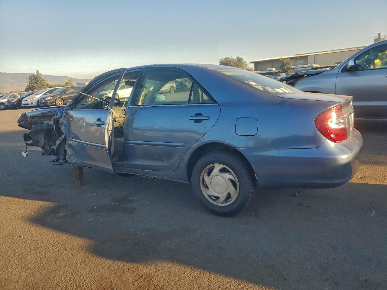 2002 TOYOTA CAMRY photo 2