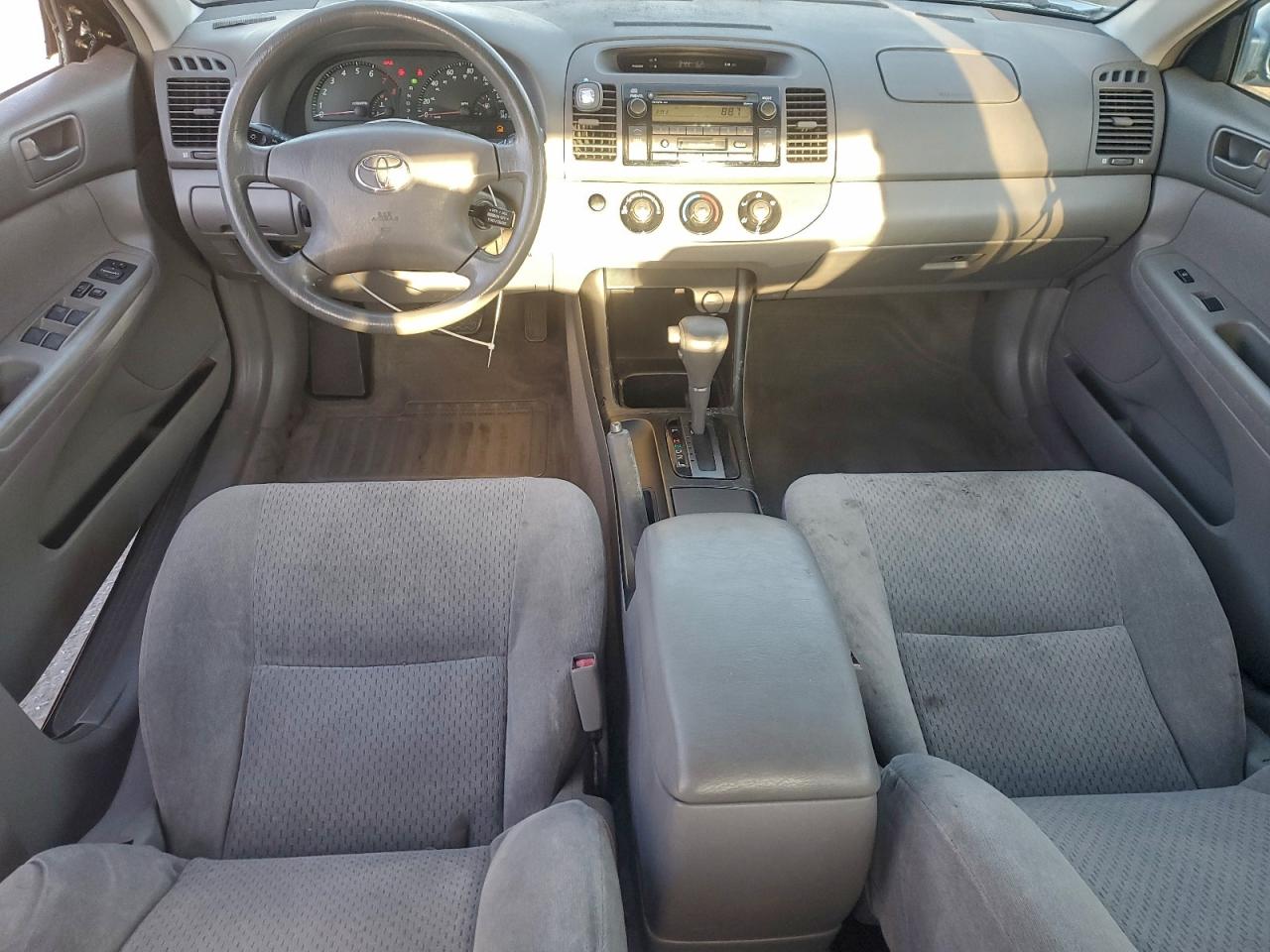 2002 TOYOTA CAMRY photo 8