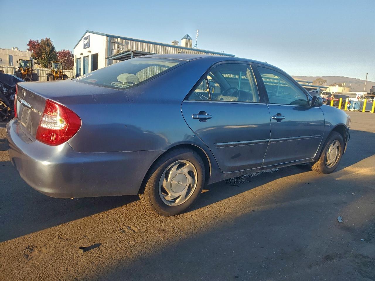 2002 TOYOTA CAMRY photo 3