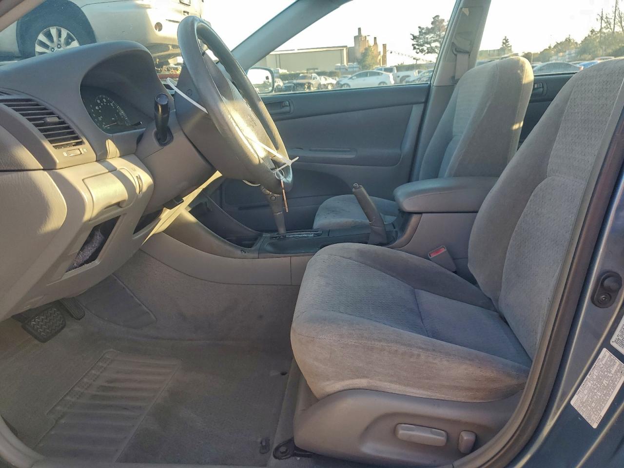 2002 TOYOTA CAMRY photo 7