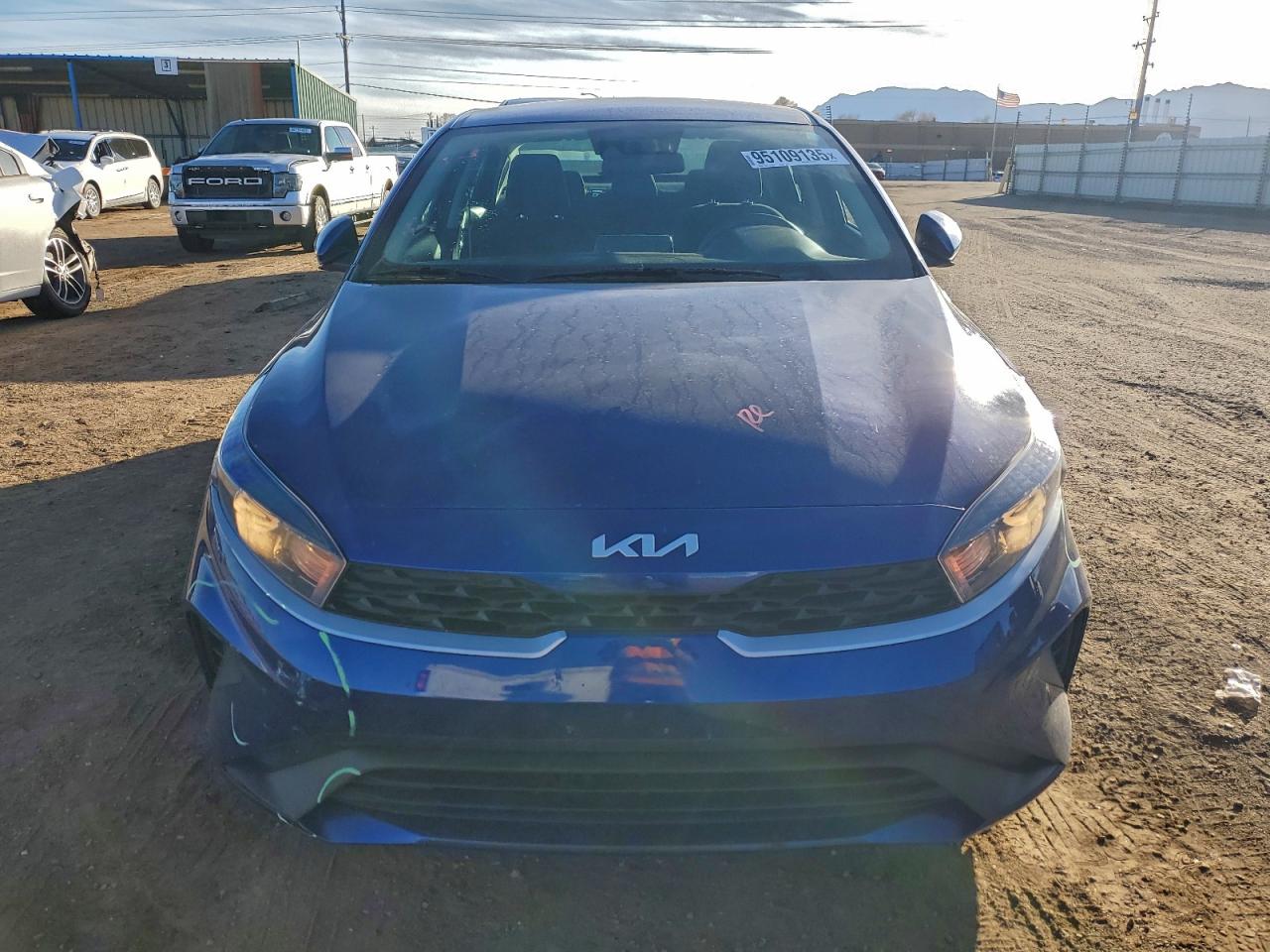 2024 KIA FORTE photo 9