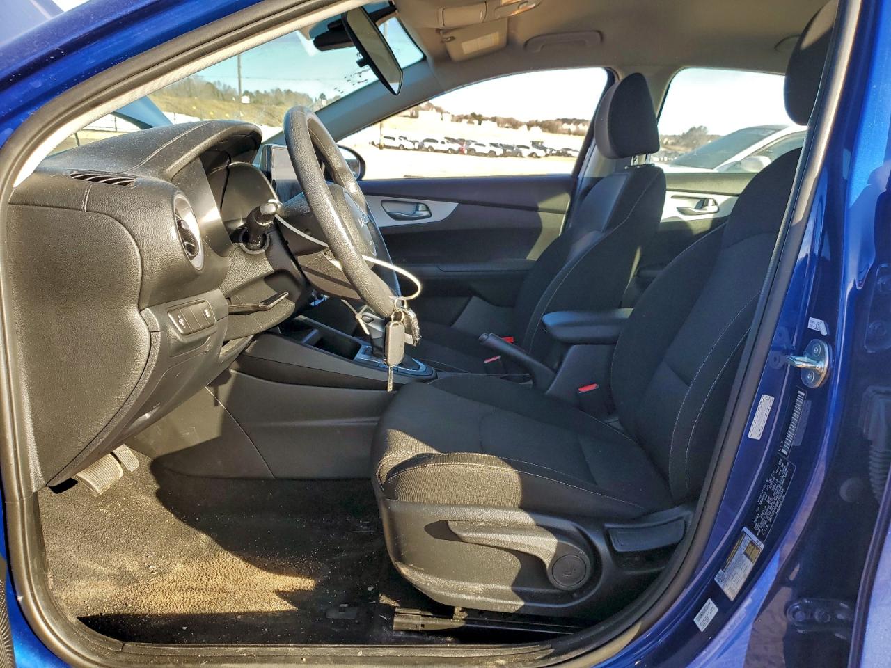 2024 KIA FORTE photo 13