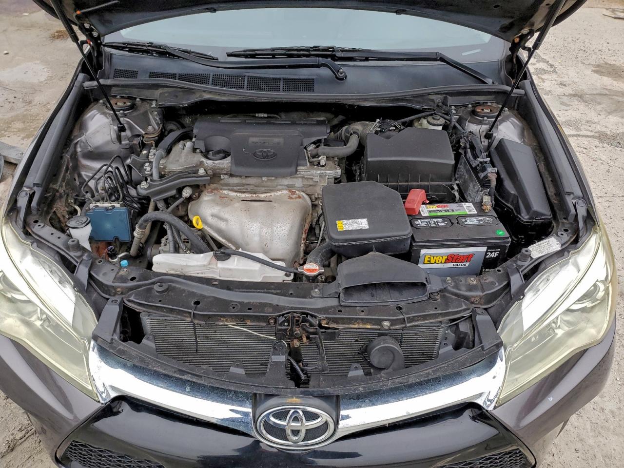 2016 TOYOTA CAMRY LE photo 11