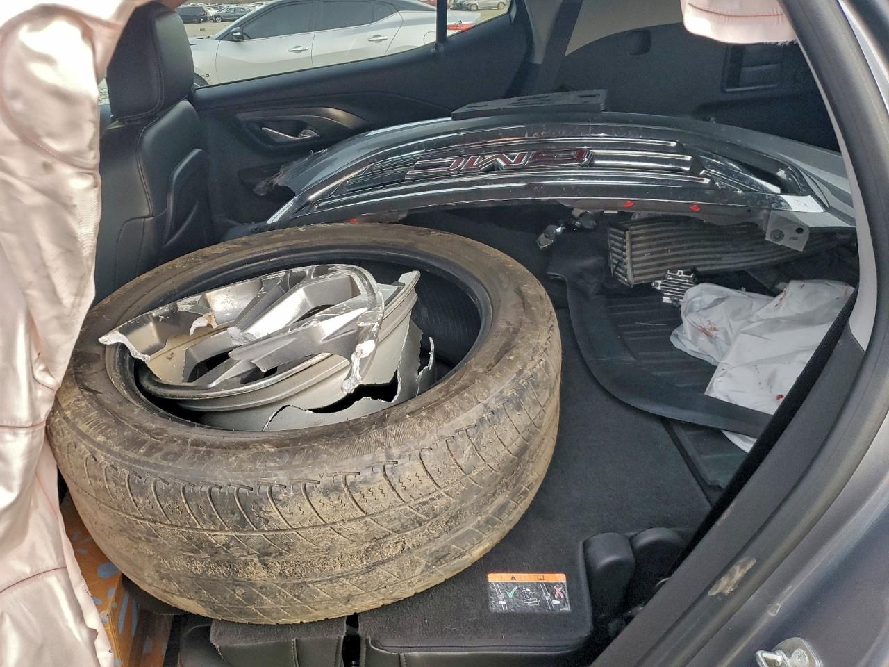 2018 GMC TERRAIN SLT photo 12
