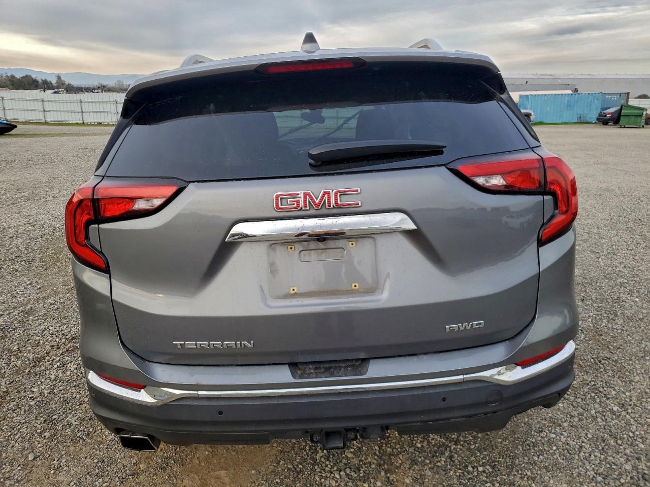 2018 GMC TERRAIN SLT photo 6