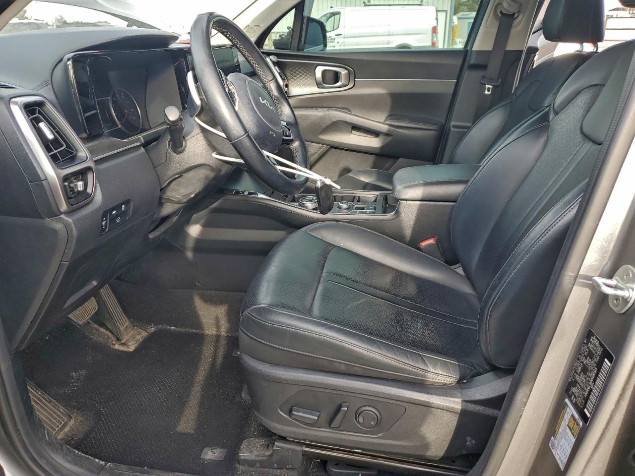 2022 KIA SORENTO photo 13