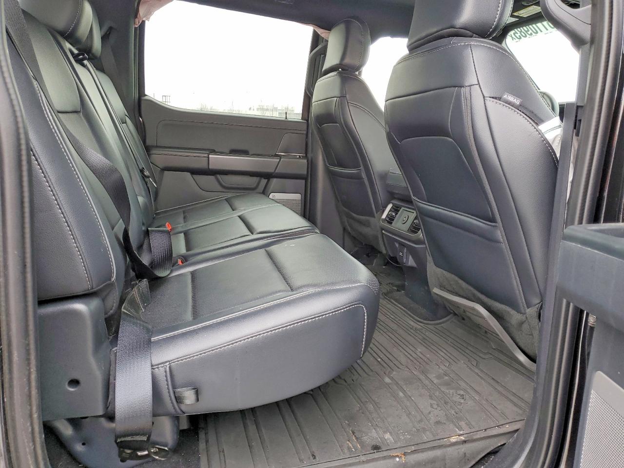 2025 FORD F150 LARIAT photo 28