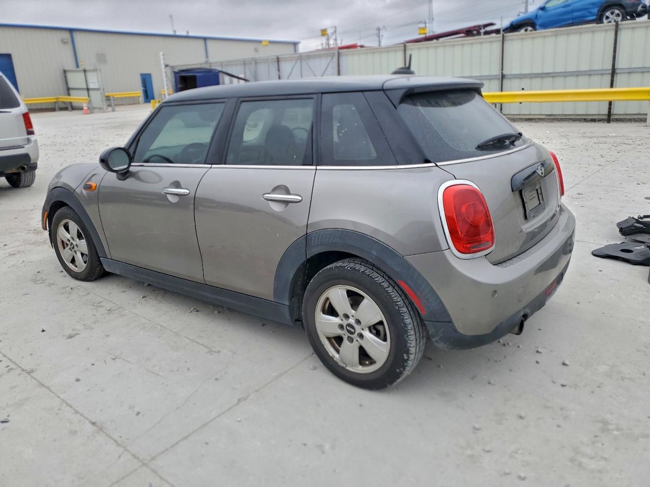 2016 MINI COOPER photo 4