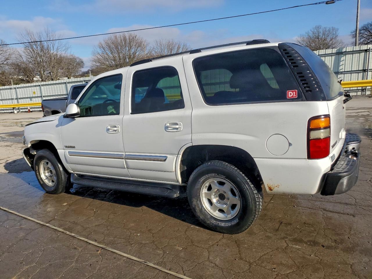 2004 GMC YUKON photo 3