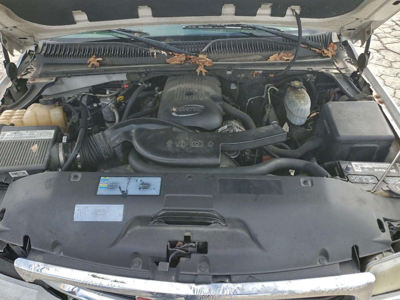 2004 GMC YUKON photo 23