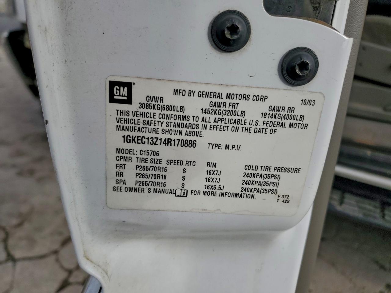 2004 GMC YUKON photo 25