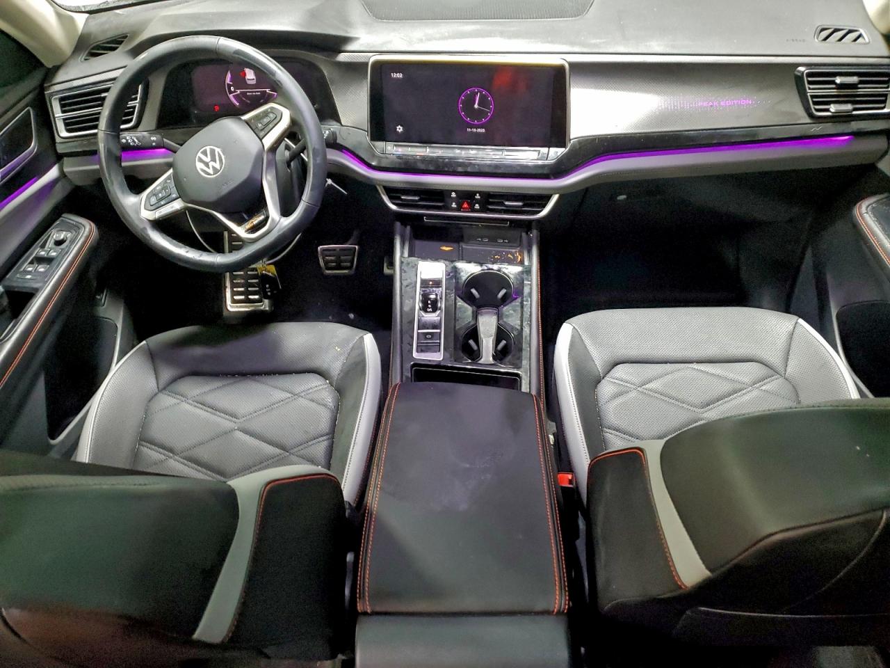 2024 VOLKSWAGEN ATLAS PEAK EDITION SE photo 8