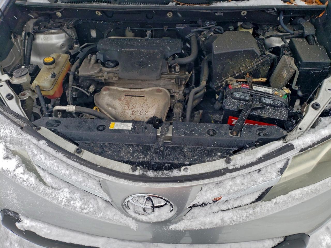 2015 TOYOTA RAV4 XLE photo 23