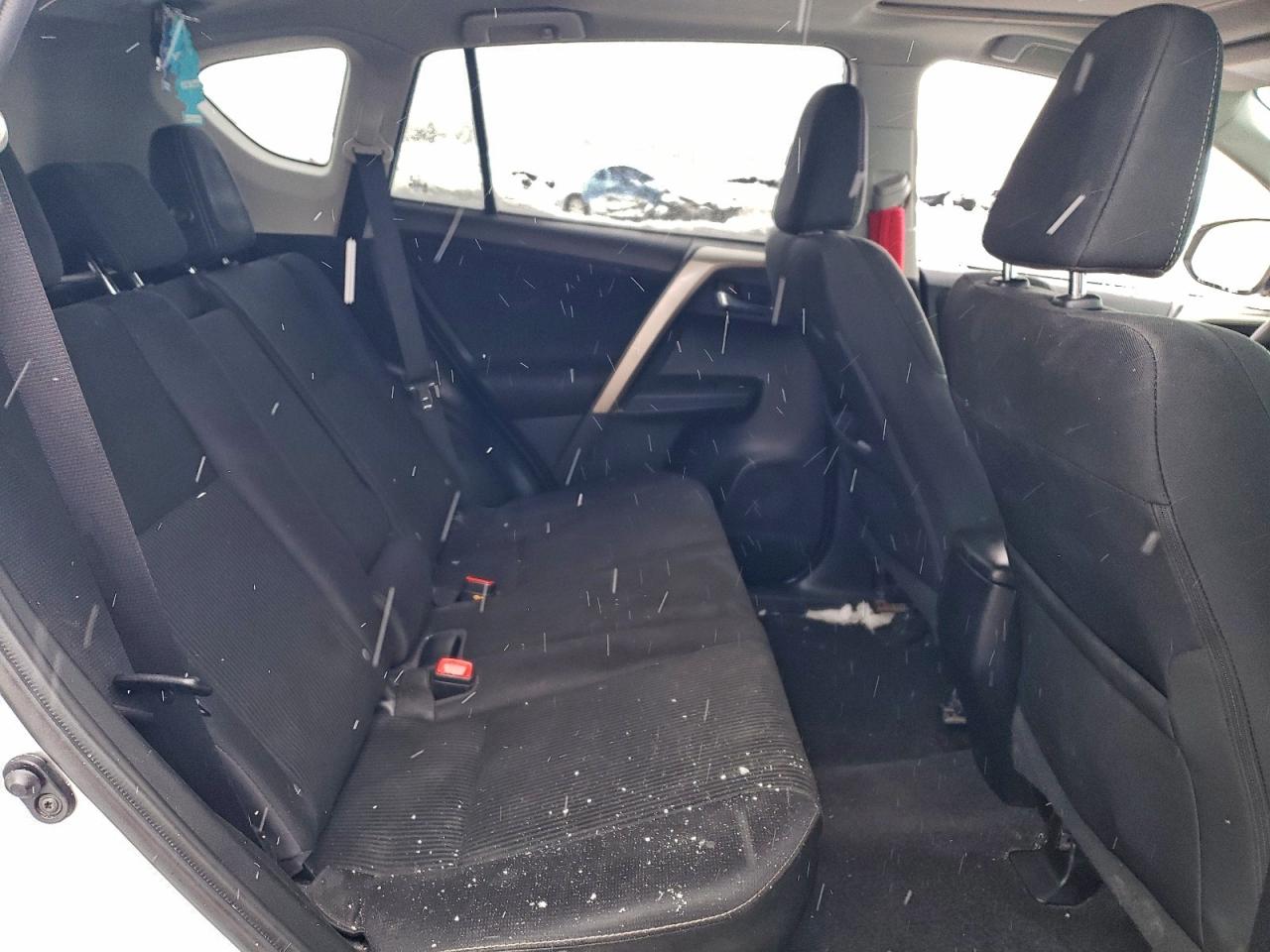 2015 TOYOTA RAV4 XLE photo 21