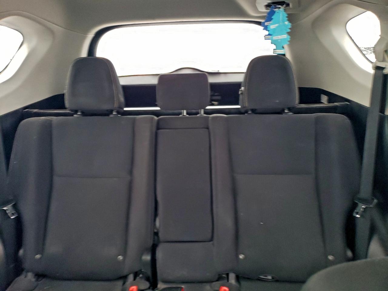 2015 TOYOTA RAV4 XLE photo 19