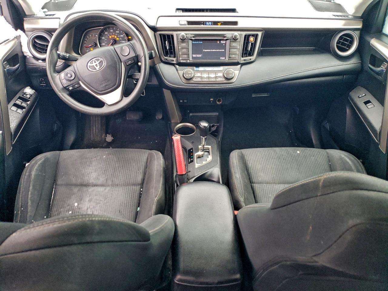 2015 TOYOTA RAV4 XLE photo 15