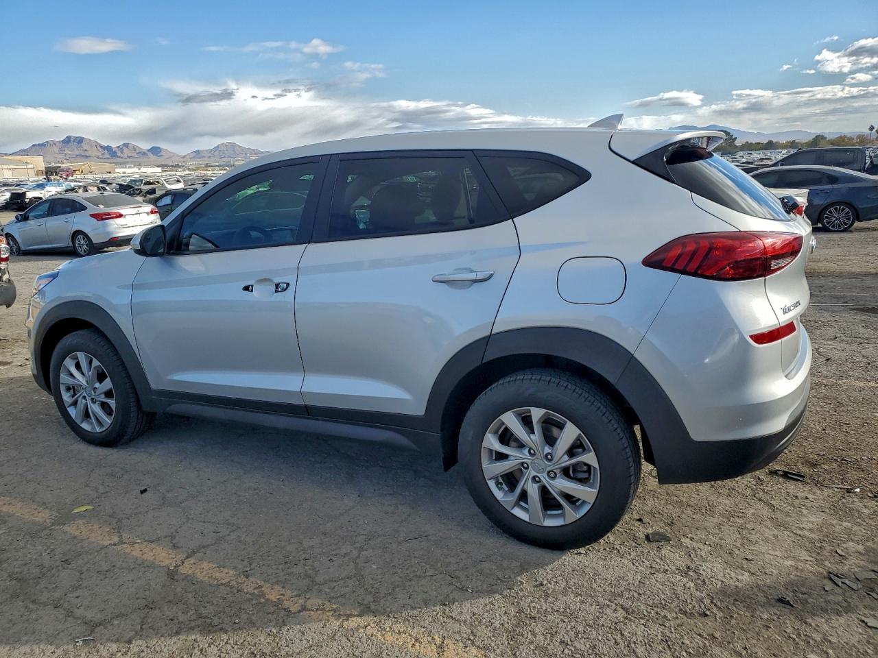 2019 HYUNDAI TUCSON SE photo 3