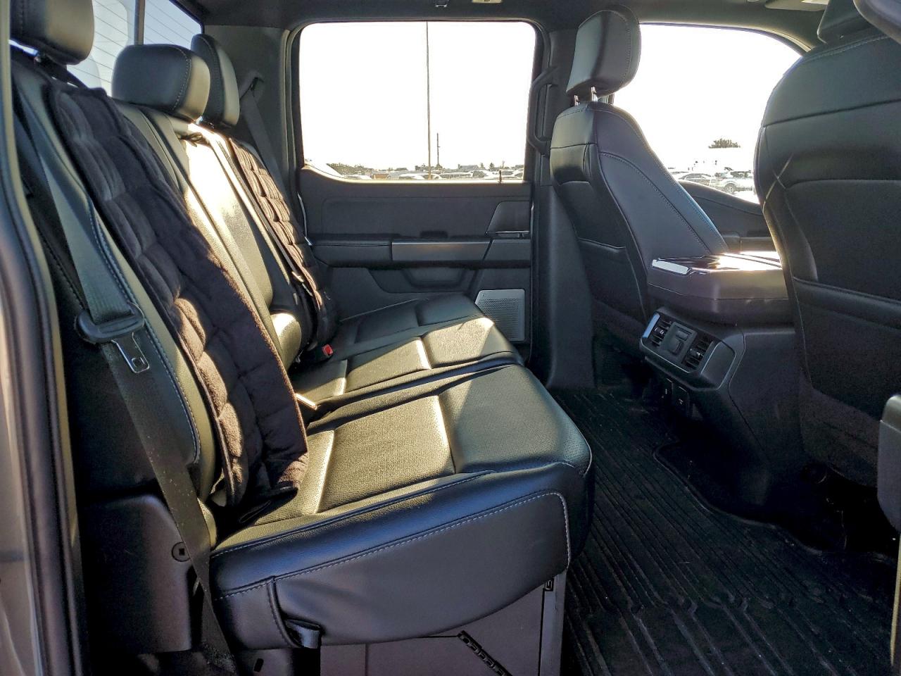 2024 FORD F150 LARIAT photo 10