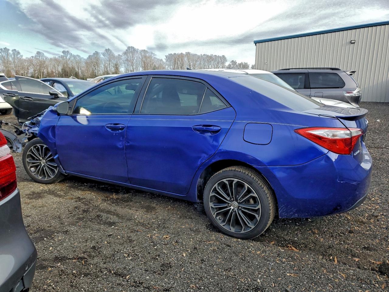 2014 TOYOTA COROLLA photo 4