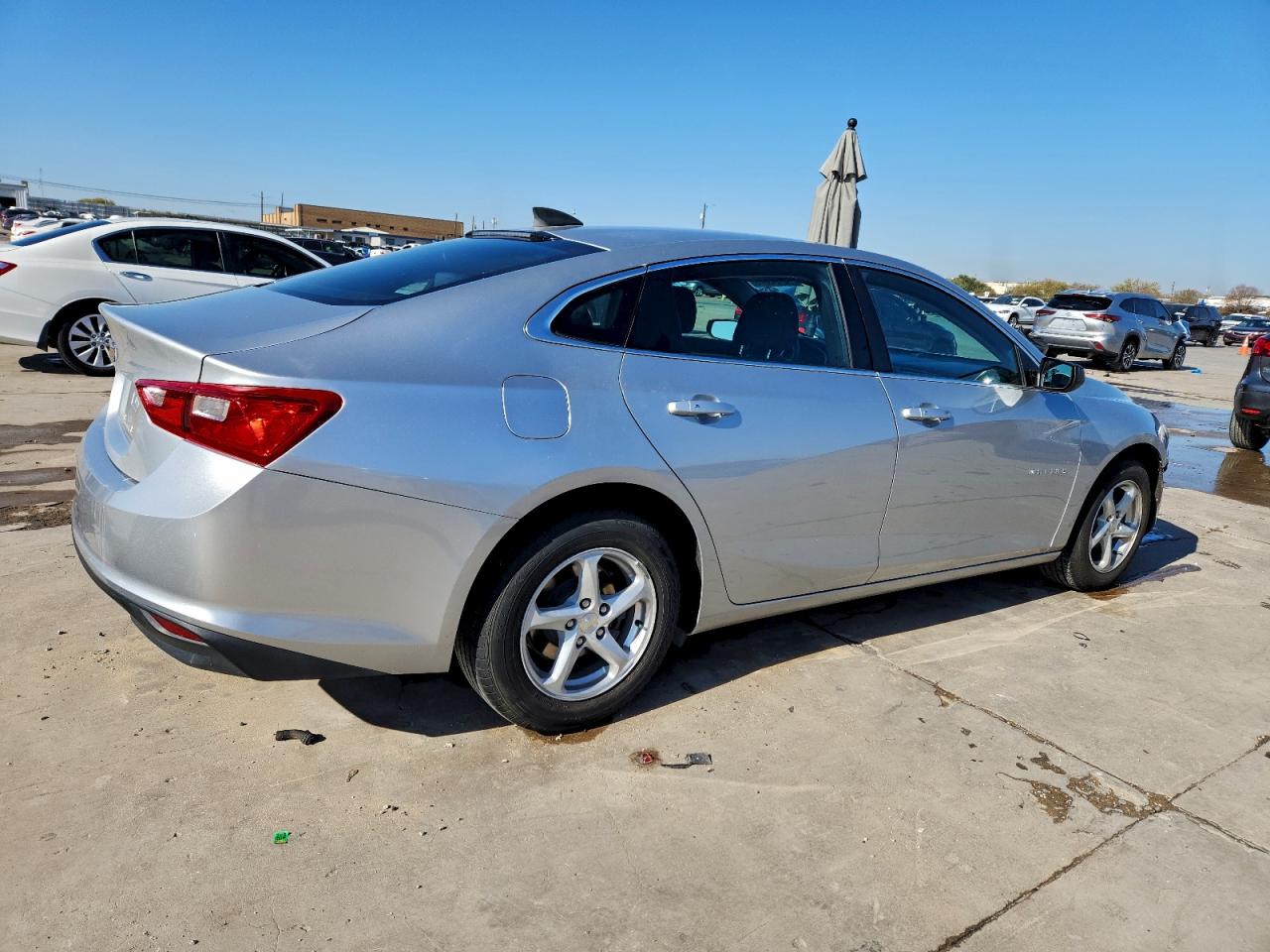 2018 CHEVROLET MALIBU LS photo 3