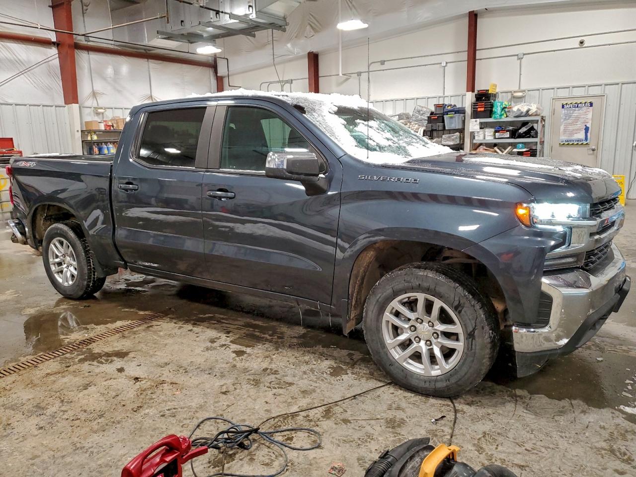 2020 CHEVROLET SILVERADO K1500 LT photo 4