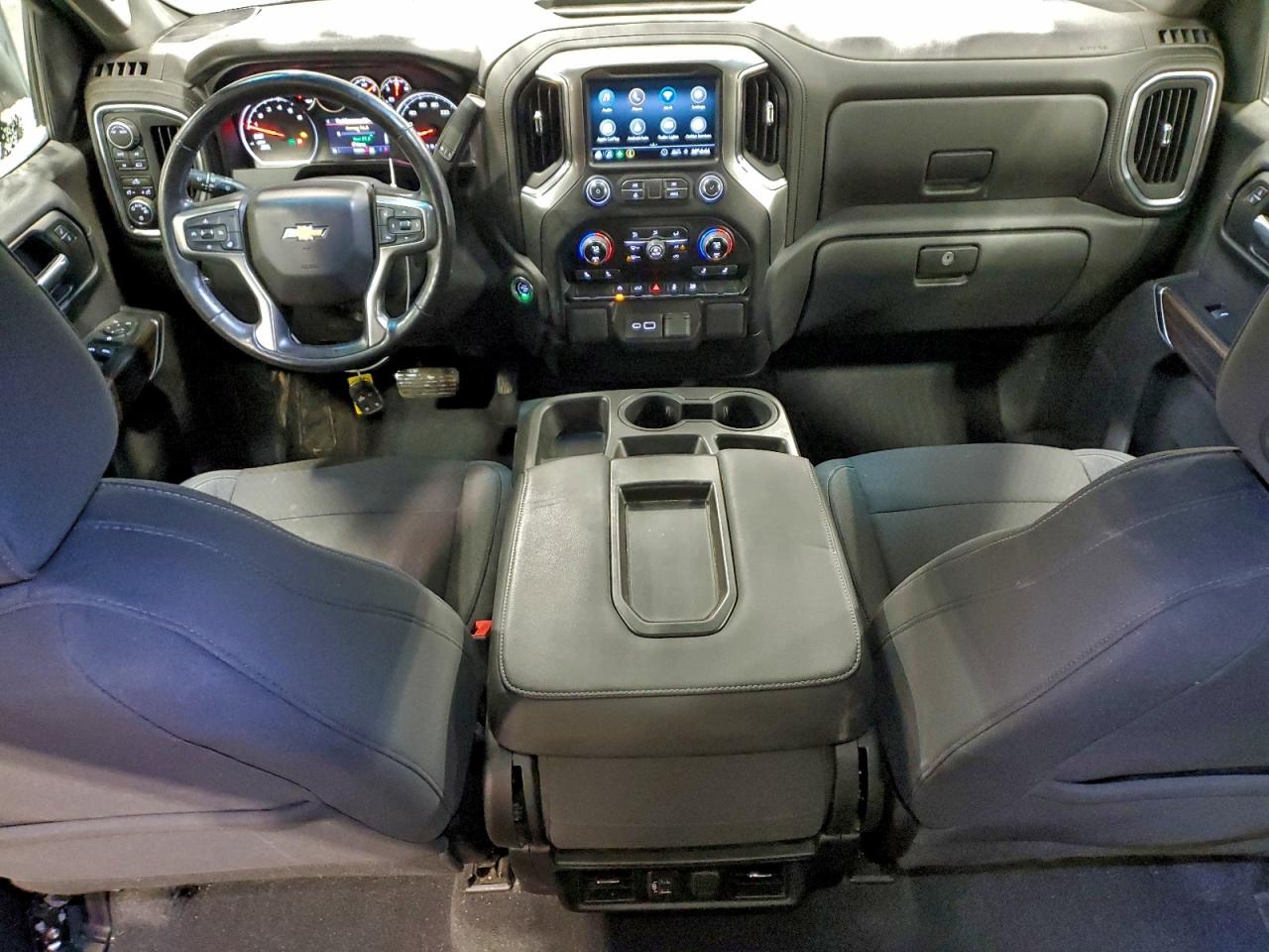 2020 CHEVROLET SILVERADO K1500 LT photo 8