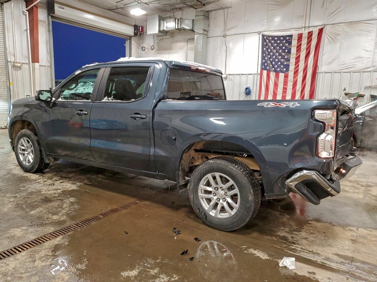 2020 CHEVROLET SILVERADO K1500 LT photo 2
