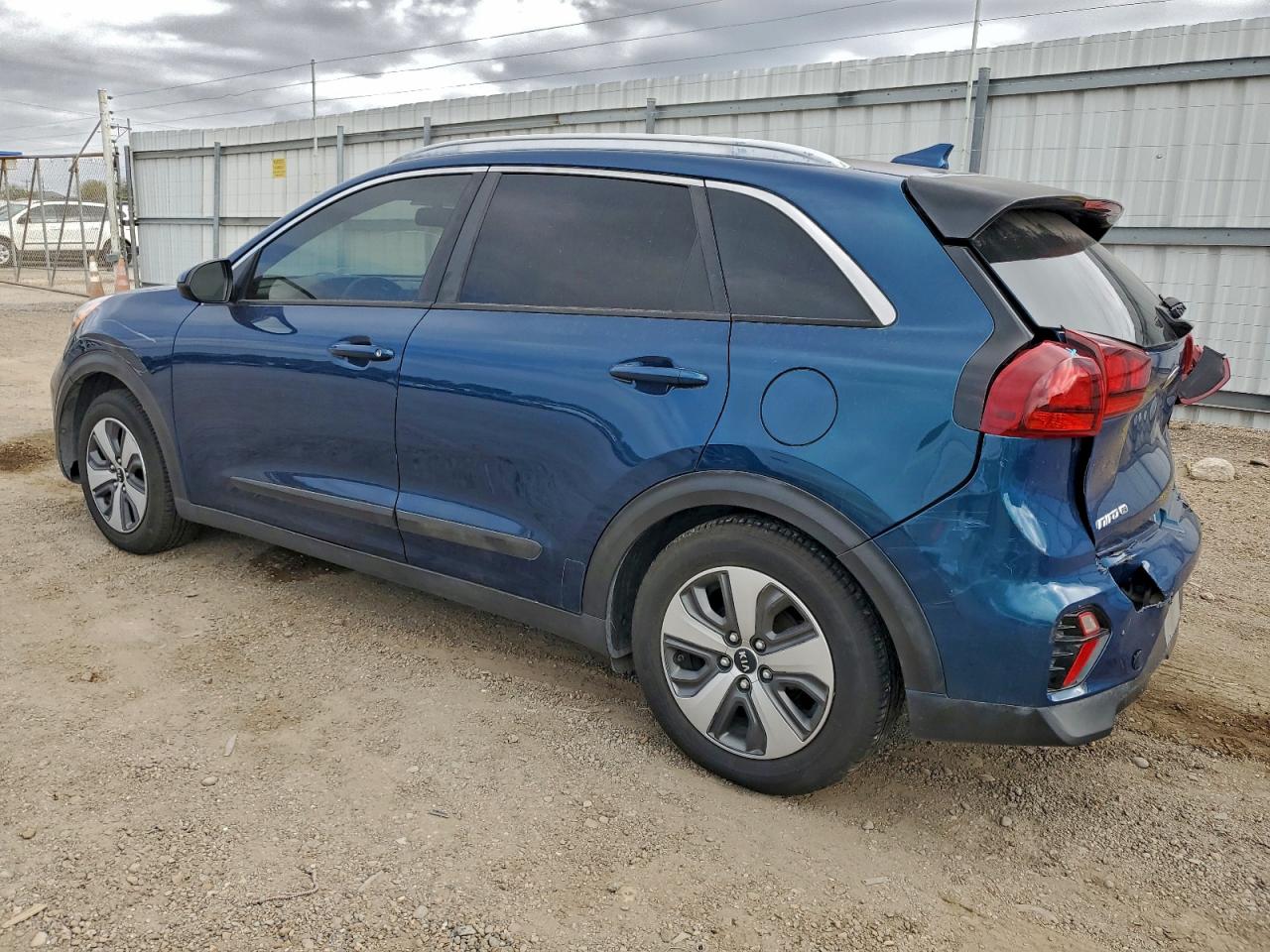 2020 KIA NIRO LX photo 3